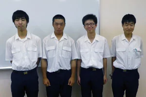 実習室にて記念撮影